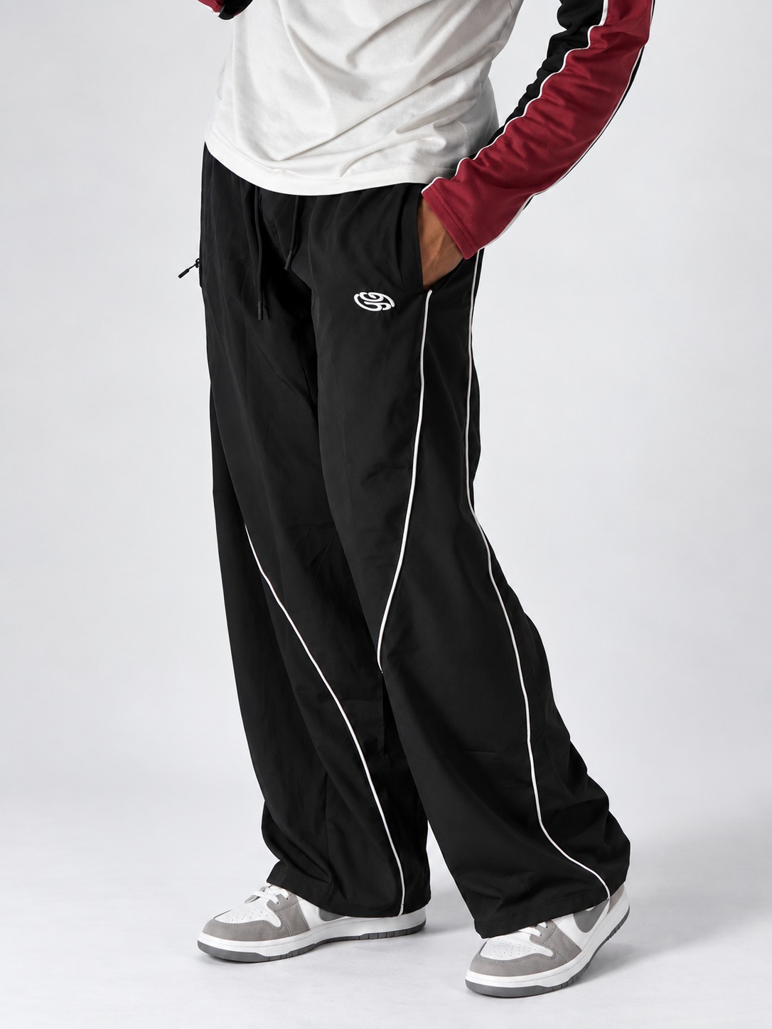 Loose fit piping track pants- Black